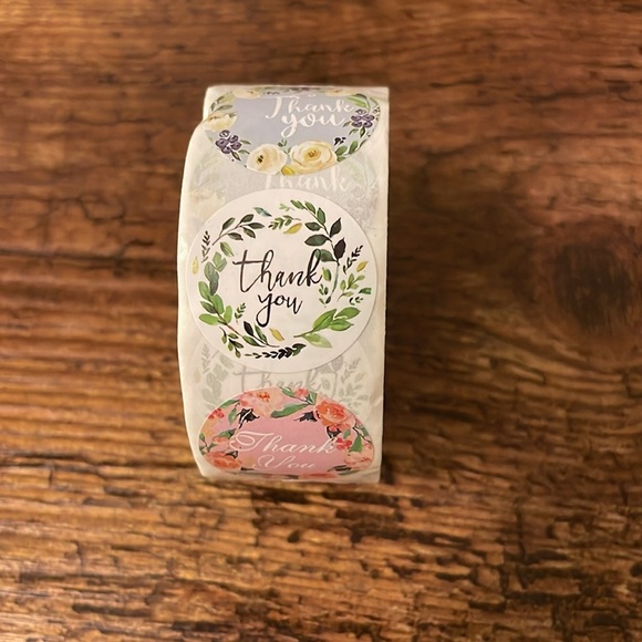 ❤️ NEW 2/$20 or 3/$25 Thank You Roll of 500 Stickers - Picture 2 of 4